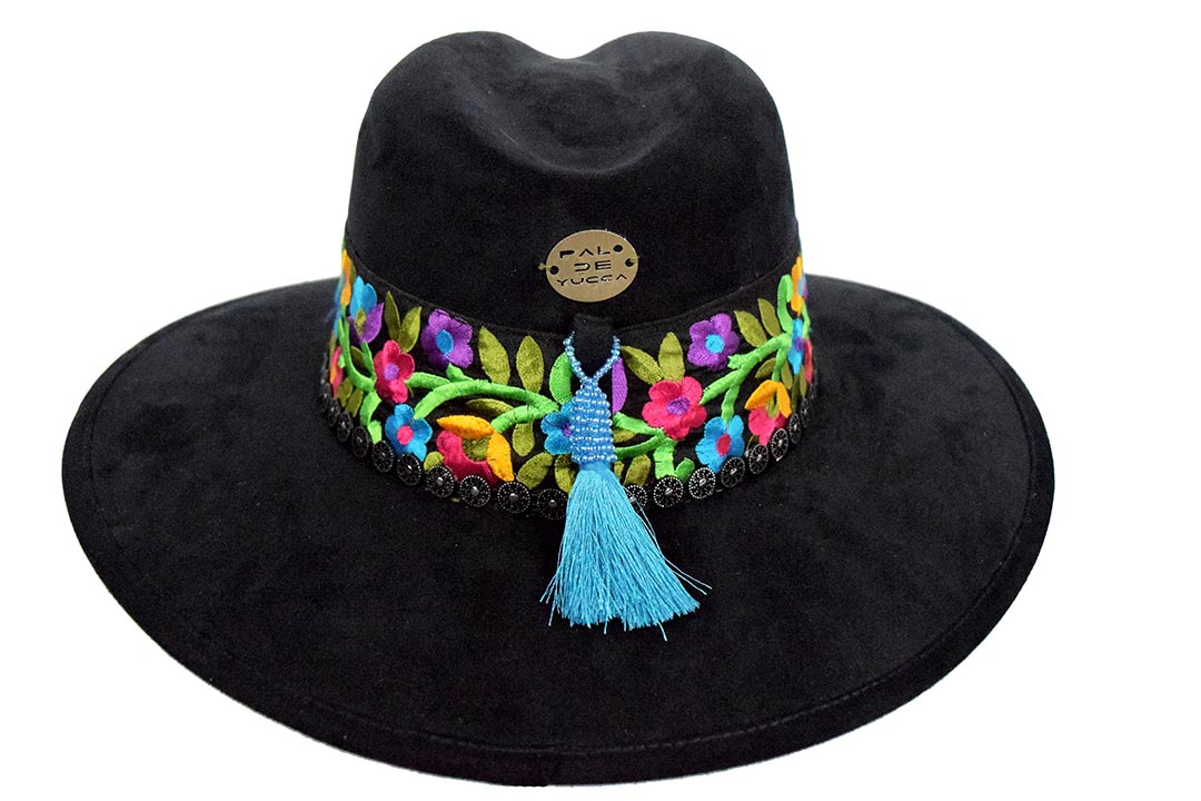 07 Flora Suede